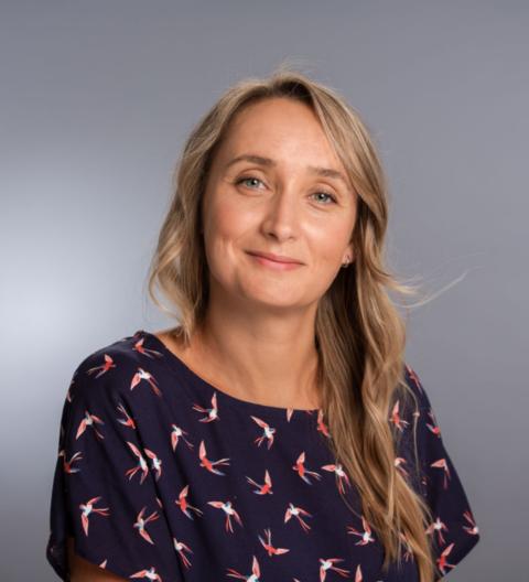 Agnes  Jusinski